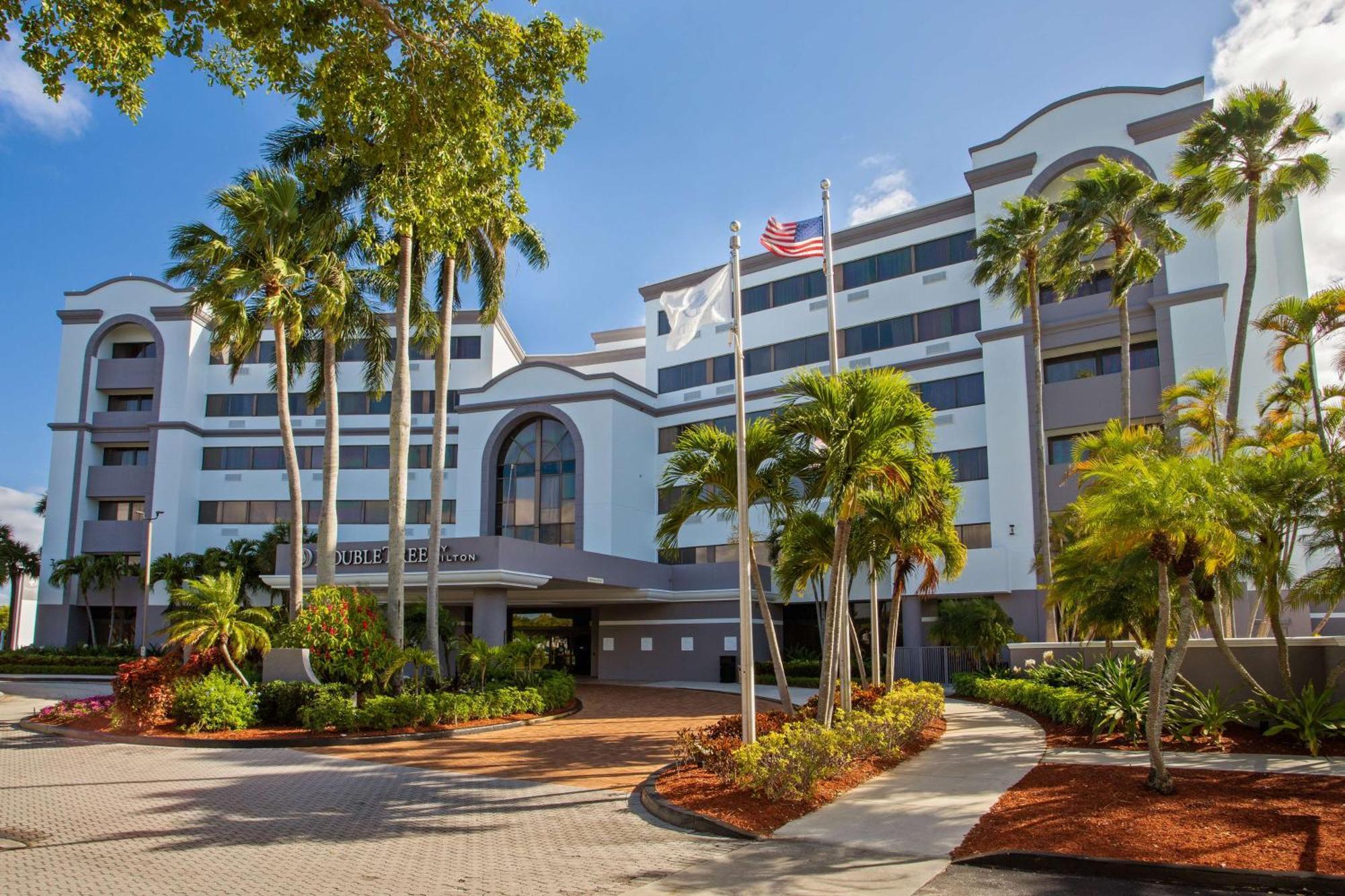 Doubletree By Hilton Hotel West Palm Beach Airport Exterior photo